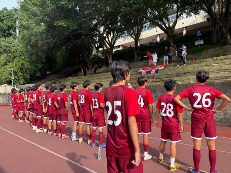 海港U17补时两球难挽败局 2-3负南开中学南区收官 海港U17补时两球难挽败局 2-3负南开中学南区收官