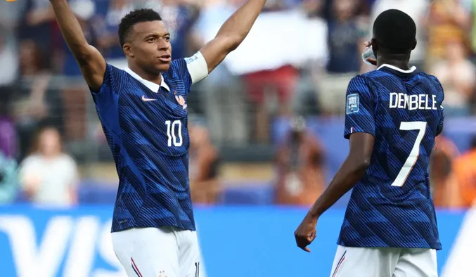 法国3-0瑞典：姆巴佩9场淘汰赛9球超越大罗，前场四人组轰10球