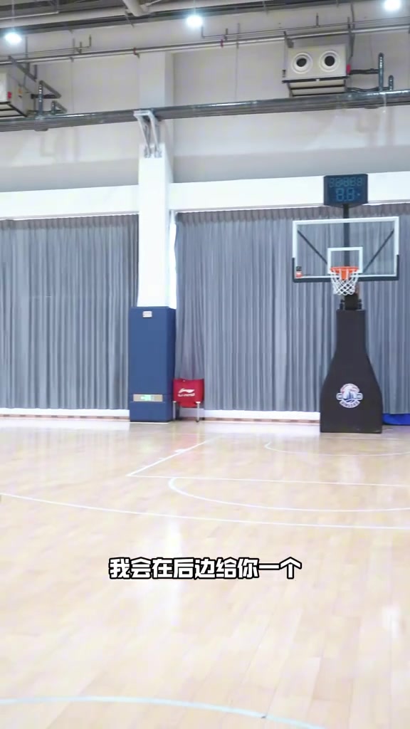青岛男篮公开课专项阻力上篮训练 杨瀚森对抗终结命中率超七成 青岛男篮公开课专项阻力上篮训练 杨瀚森对抗终结命中率超七成