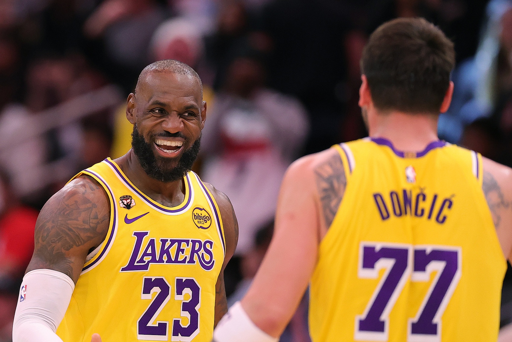 苏群评湖人一年内再出售：NBA已变成资本的夜店