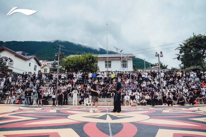 巴特勒中国行首站凉山 捐建球场并邀小球员赴成都参赛 巴特勒中国行首站凉山 捐建球场并邀小球员赴成都参赛