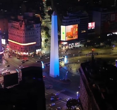 致敬梅西!奥莱:布宜诺斯艾利斯点亮方尖碑等主要建筑,致敬梅西 致敬梅西!奥莱:布宜诺斯艾利斯点亮方尖碑等主要建筑,致敬梅西