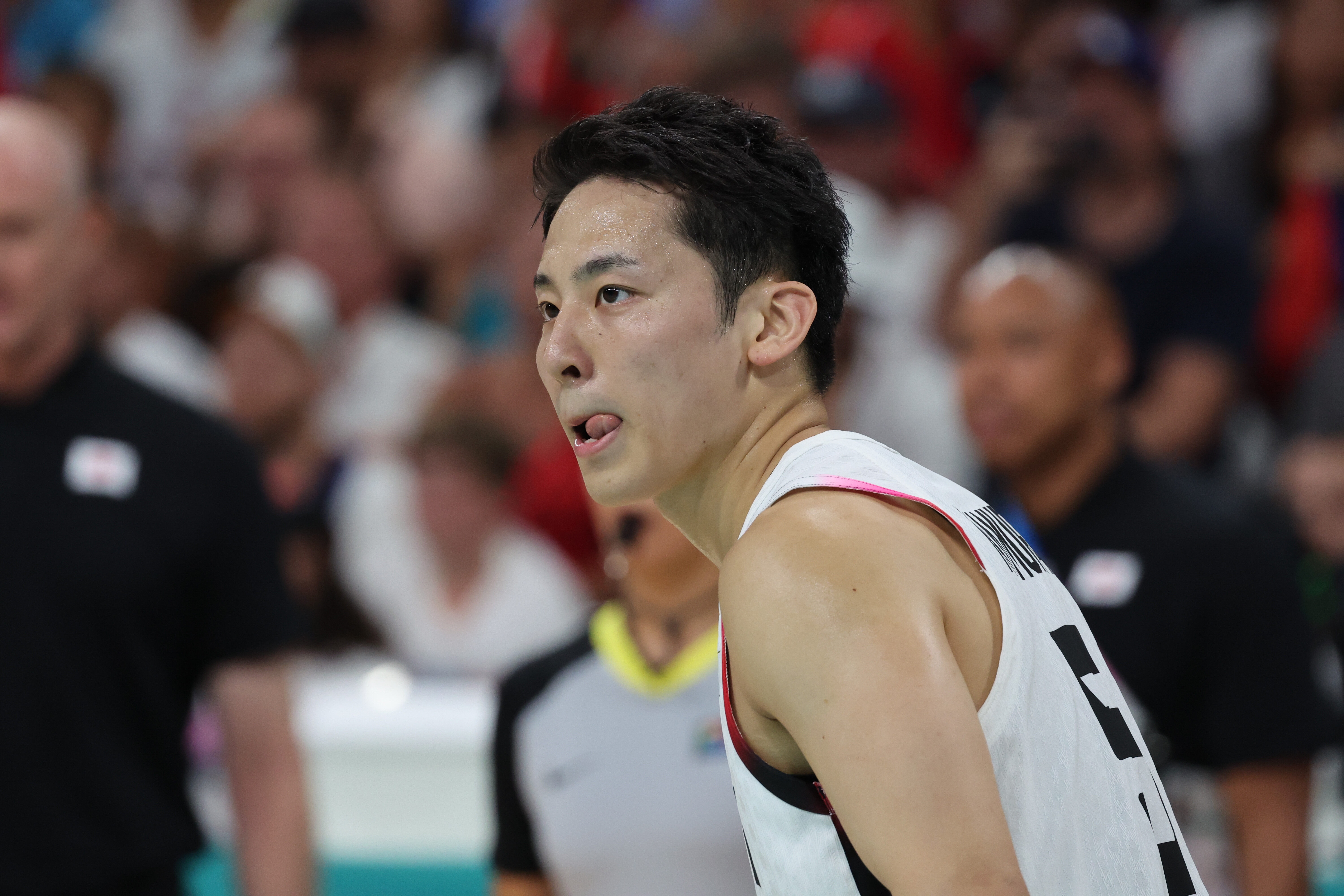 划划水就行！河村勇辉半场仅打8分钟1中0未得分 送3助1断