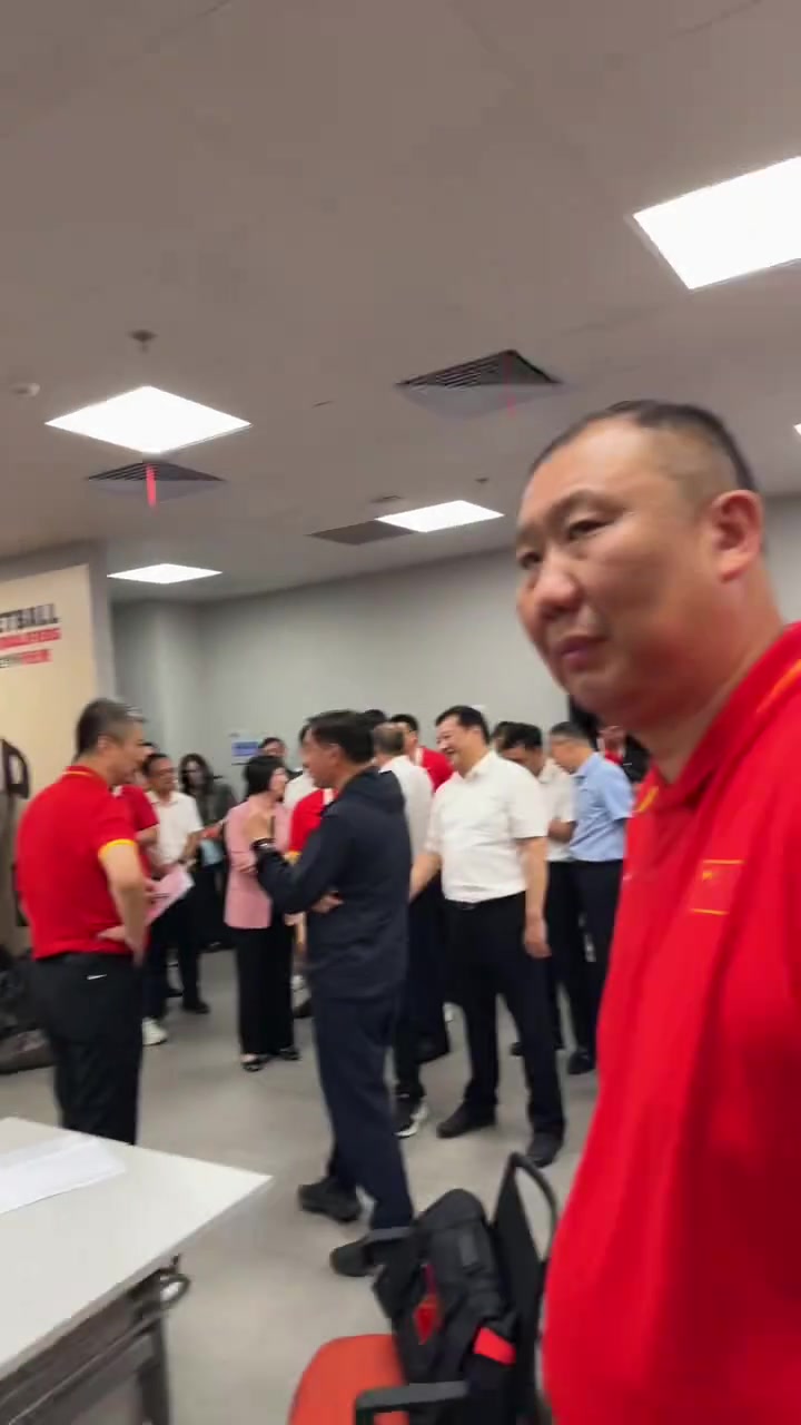 赵继伟回应大郅担心绝杀传球失误：郅哥也慌了！没见过吧