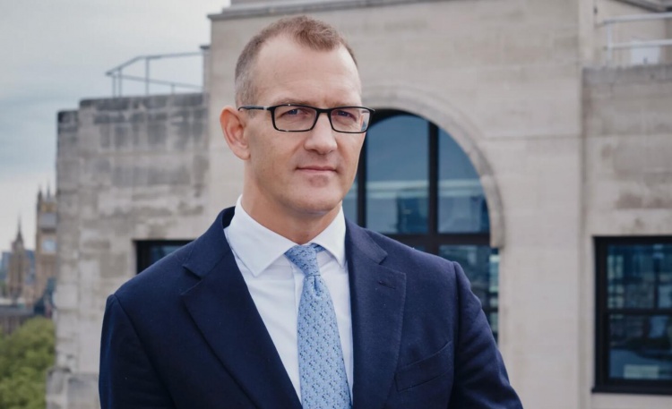 新老板谈西汉姆：能成为俱乐部最大股东我深感荣幸，不会掉以轻心