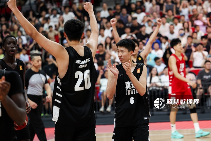 沙勒罗瓦对阵圣吉罗斯联合回放