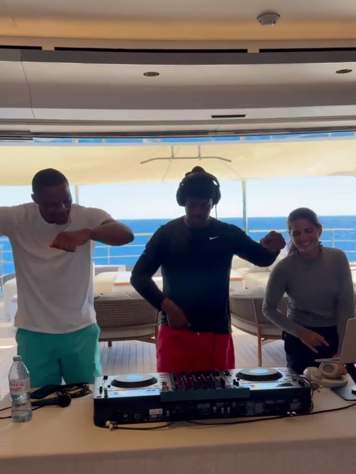 SGA:网球打爆你!保罗秀与威少退休生活:DJ&伴舞+合练网球+空接